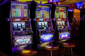 starbet99 slot game interface showing Aviator multiplier counter and game controls